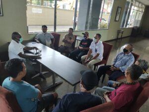 Romanus Mbaraka Dialog Dengan  Aliansi Petani dan Bulog Merauke