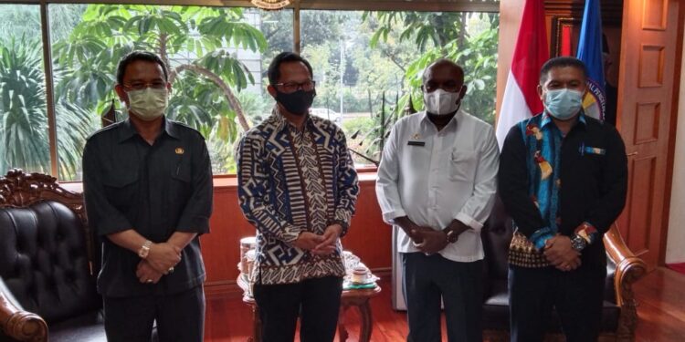 Mendagri Pertanyakan Permendagri Soal Batas Wilayah Merauke-Mappi