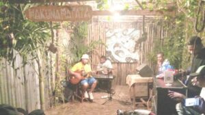 Conrad Botoor Floresman Cinta Lewotana Lembata, Hibur Korban Bencana