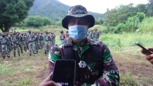 Dandim Flotim Ingatkan Personil Monitor Dampak Hujan Angin Kencang