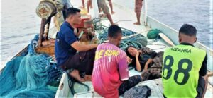 Tim Sar Sukses Evakuasi 24 Penumpang “KM Empat Bersaudara”, Seorang Bayi Meninggal