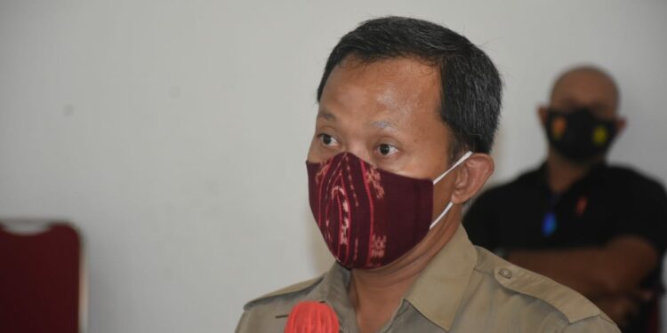 Biawak Air Masuk Areal Check in Bandara Komodo