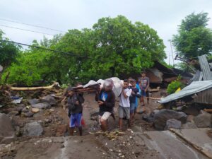 Banjir Bandang Lembata, 13 Meninggal, Puluhan Hilang