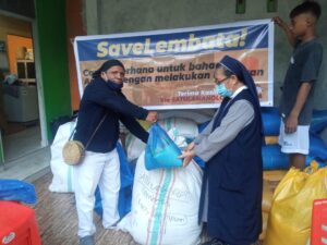 Satu Lamaholot Pastikan Bantuan Diterima Warga Yang Membutuhkan