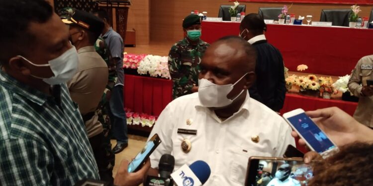 Puluhan Warga Datang Tiap Hari  di Kantor 	Bupati, Romanus : Saya Pasti Layani