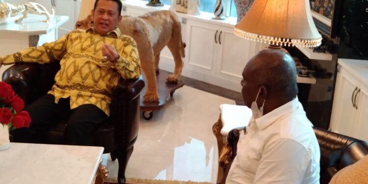 Soal Ijazah yang Dipersoalkan,  Romanus Mbaraka : 	Silahkan Tuntut Departemen Pendidikan