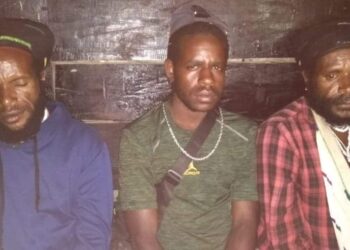 Tiga Anggota Kelompok Kriminal Bersenjata Papua Serahkan Diri