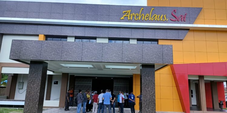 Satu Jam Lebih, Bupati Merauke Tinjau Arena Anggar di Archelaus Sai