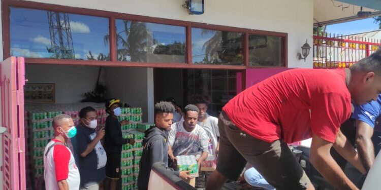 Jelang Idulfitri, Bupati-Wabup Merauke Bagikan 5.000 Bingkisan Kepada Umat Islam