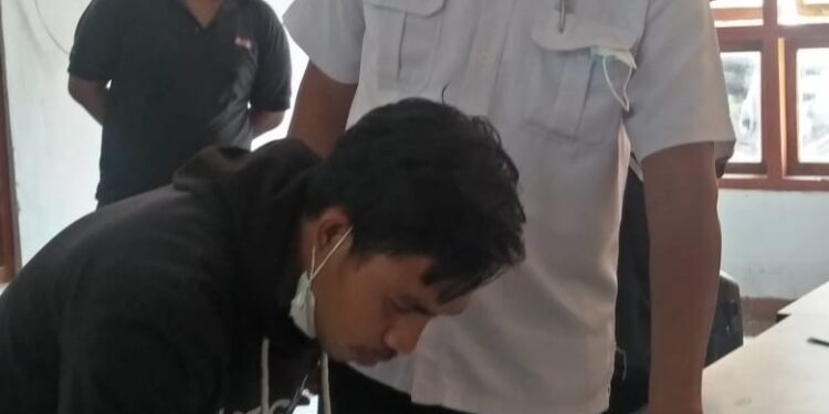 Pemda Matim Salurkan Bantuan Modal Usaha Bagi THL Rasionalisasi