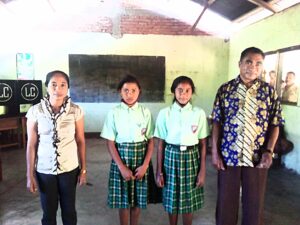 SDK Terpencil Lamanunang Desa Dulir Luluskan dua Siswi