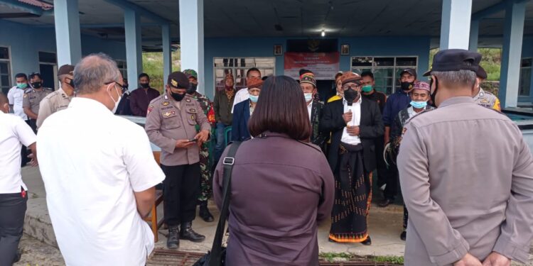 Pemkab Matim Serahkan Tanah Untuk Bangun Polsubsektor Mano