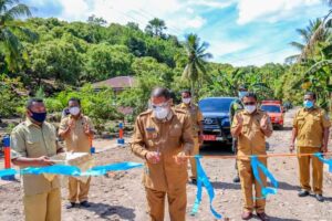 Bupati Flotim Anton Hadjon Resmikan Jembatan Enet Ratulodong