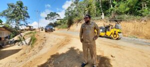 Bupati Matim Andreas Tinjau Pembangunan Jalan Utama Kembur-Paka-Nceang