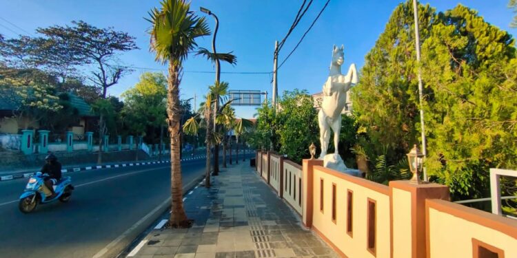 Labuan Bajo Kota Wisata : Ruang Ekspresi Warga dan Kenyamanan Wisatawan Menikmati Labuan Bajo