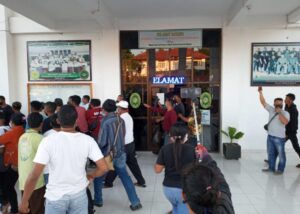 Sidang Putusan Pembunuhan Kanisius Tupen di PN Lembata Berakhir Ricuh