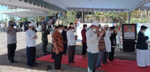 Jenazah Bupati Lembata Dimakamkan di Kuma Resort Sesuai Prokes Ketat