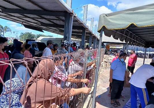 Di Masjid Nurul Mujahidin Pasar Wamanggu, 18 Sapi dan Satu Kambing Dipotong