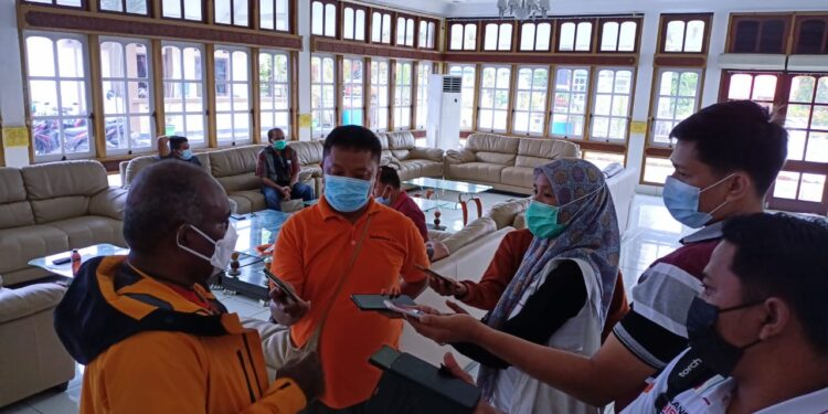 Masyarakat Merauke Yang Ke Toko Atau Tempat Lain Wajib Tunjukkan Kartu Vaksin