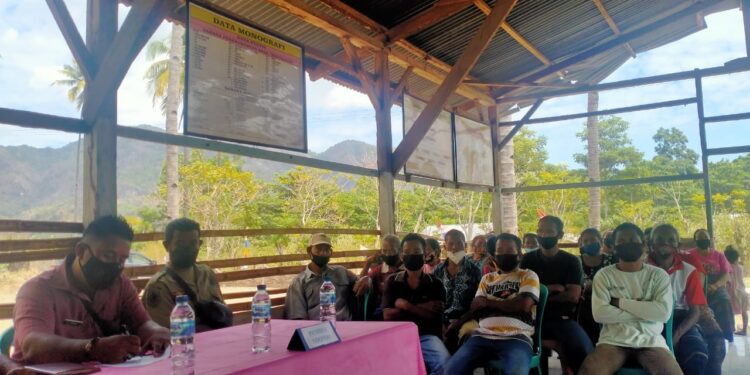 Warga Desa Ndondo Ende Terima BLT Tahap Kedua