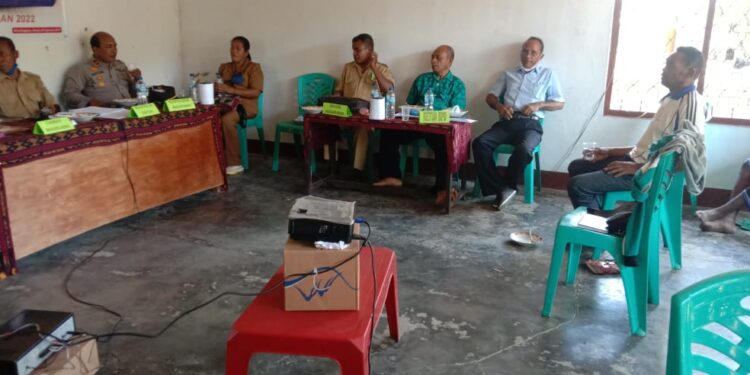 Kapolsek Maukaro Ipda Antonius ingatkan Perangkat Desa Gunakan Anggaran Sesuai Peraturan Hindari Tindak Pidana