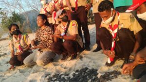 Pelepasan 63 Penyu Warnai Semarak HUT Pramuka Kwarcab Lembata