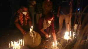 PLT Bupati Thomas Bersama ARBL Pasang 1000 Lilin di “Nuba Nara” Rujab Lembata