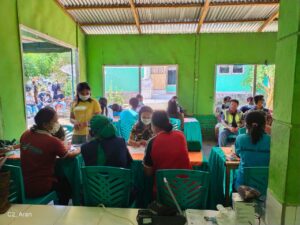 Puskesmas Lewolema Flotim Gelar Vaksinasi Tahap Pertama