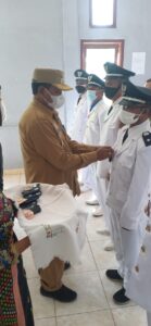 Lantik Sejumlah Penjabat Desa, Wabup Jaghur : Neka Wecak Seng Desa, Jaga Kaeng Sale Labe