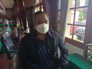 Ketua Harian Subda PON Merauke :  Masih Dirakit di China, Lampu di Lapangan  Stadion Katalpal Belum Dipasang