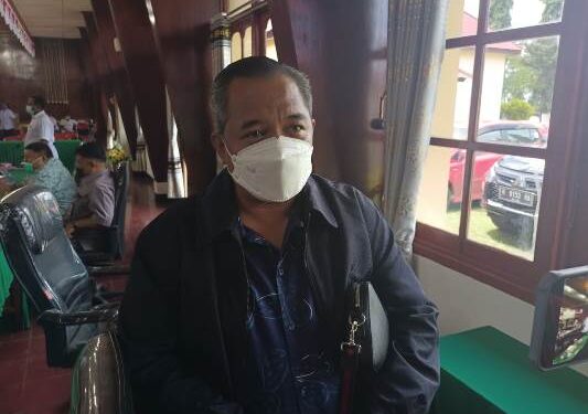 Ketua Harian Subda PON Merauke :  Masih Dirakit di China, Lampu di Lapangan  Stadion Katalpal Belum Dipasang