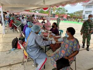 Subda PON Merauke ‘Jemput Bola’ Lakukan Vaksinasi Untuk Masyarakat di Sekitar Venue