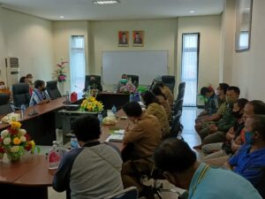 Pedagang Sebut Satpol PP Arogan Saat PPKM, Bupati Merauke : Jadi Catatan Khusus Saya