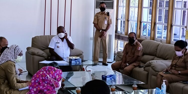 Pertemuan Dengan Para Dokter, Romanus : 	Banyak Warga Merauke OTG Covid-19