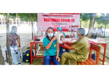 Polres Ende Vaksinasi “Merdeka Go To School” di Tiga Sekolah