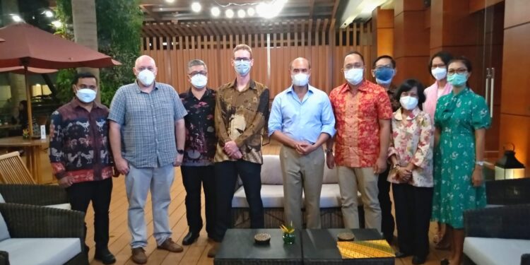 Gubernur Viktor Dukung Laut NTT Dilintasi Kabel Listrik Tenaga Surya