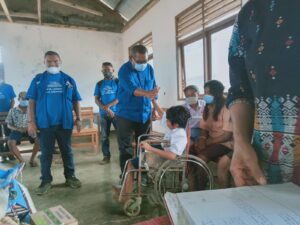 DPC Partai Demokrat Lembata Kunjungi Difabel dan Anak Yatim