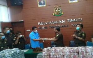 Kejati NTT Kembalikan Uang Hasil Korupsi Bank NTT Surabaya  Rp11,6 Miliar