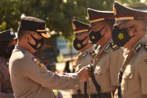 Kapolres Lembata, AKBP Yoce Marten Pimpin Sertijab Kabag Ops dan Kabag Ren