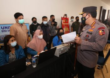 Kapolri Minta Semua Lokasi Pusat Aktivitas Warga Dipasang Aplikasi PeduliLindungi