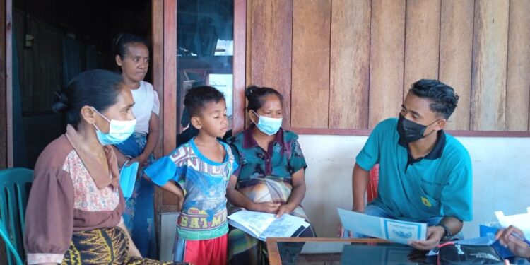 Mahasiswa  KKN STPM Ende Sosialisasi Pemenuhan Hak Sipil Anak  di Desa Reka