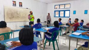 Polres Ende Sosialisasi Kamseltibcar Lantas Libatkan Personil Satlantas