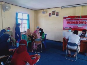 Polres Ende Gelar Vaksin Merdeka “Goes To Campus”