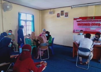 Polres Ende Gelar Vaksin Merdeka “Goes To Campus”