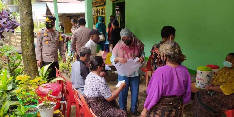 Wakapolres Ende Tinjau Pelaksanaan Vaksin Merdeka di Onelako