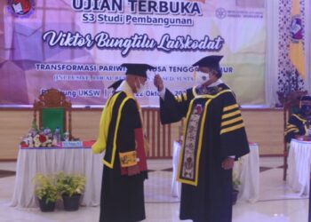 Teliti Pariwisata, Gubernur NTT  Viktor Laiskodat Raih Gelar Doktor