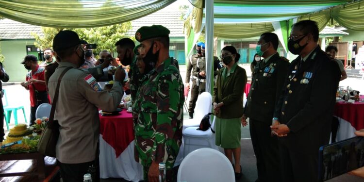 Hadiri HUT TNI Ke-76, Waka Polres Ende Ikuti Apel Secara Virtual di Makodim Ende