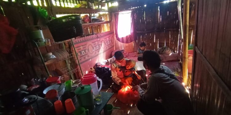 Bripka H. Heru Sutaban Silaturahmi Ke Rumah Muhammad Jumadi April Penderita Hydrocepalus