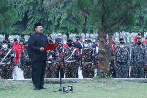 Bamsoet Pimpin Upacara Pemakaman Sabam Sirait