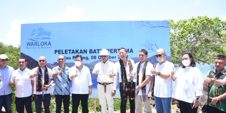 Gubernur NTT Letakan Batu Pertama Pembangunan Warloka Marina Resort di Pulau Purung